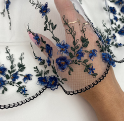 Вышивка на сетке белый/синий 24 см