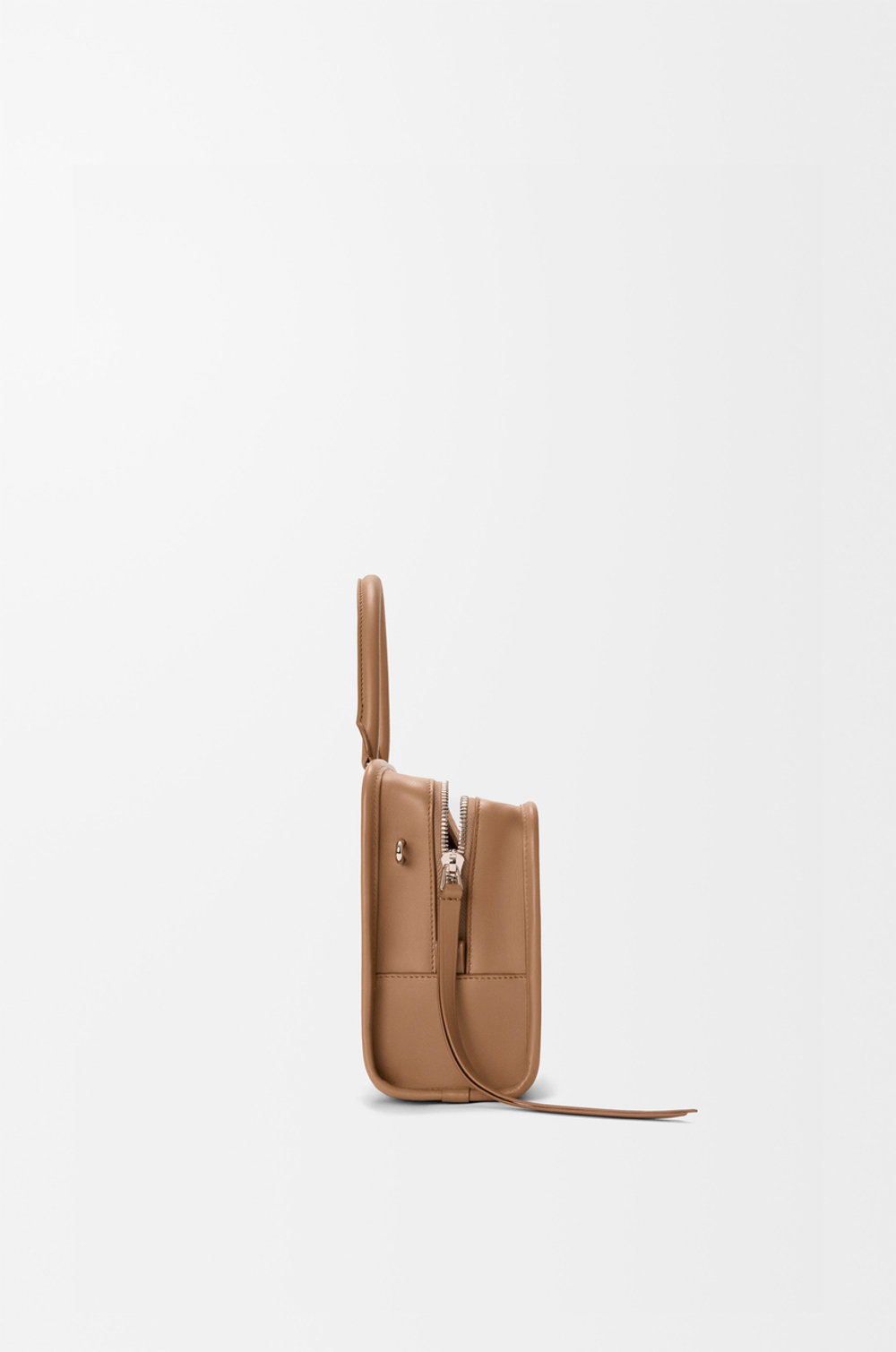 Loewe Маленькая сумка Amazona 180 из мягкой телячьей кожи, мокко