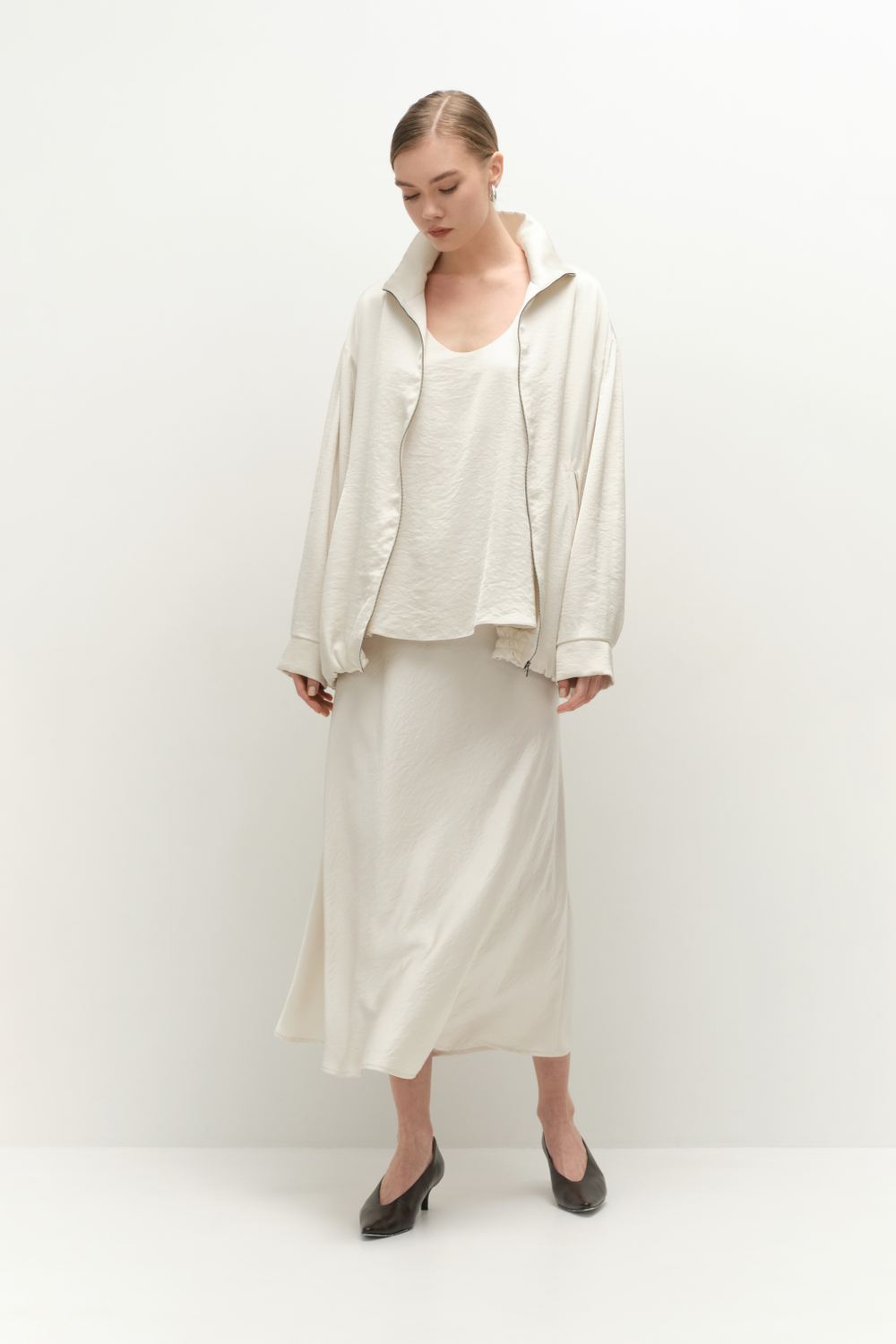 Бомбер струящийся