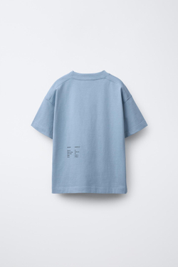 ZARA ФУТБОЛКА ИЗ ПЛОТНОЙ ТКАНИ С ВЫШИТОЙ НАДПИСЬЮ, НЕБЕСНО-ГОЛУБОЙ