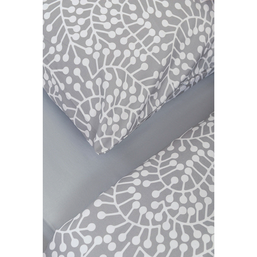 Комплект постельного белья серого цвета с принтом Спелая смородина из коллекции scandinavian touch, 200х220 см