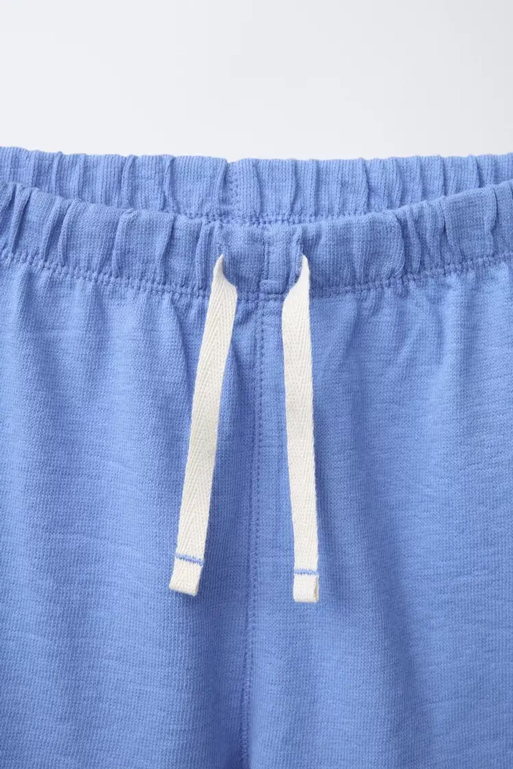 ZARA ОДНОТОННАЯ ПИЖАМА С ФУТБОЛКОЙ И ШОРТАМИ, СИНИЙ