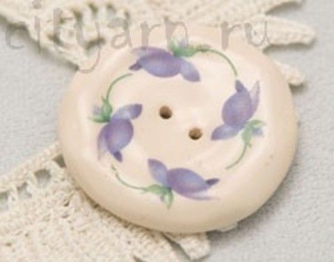Пуговица керамическая, молочная, с фиолетово-сиреневыми цветами по кругу, 33 мм