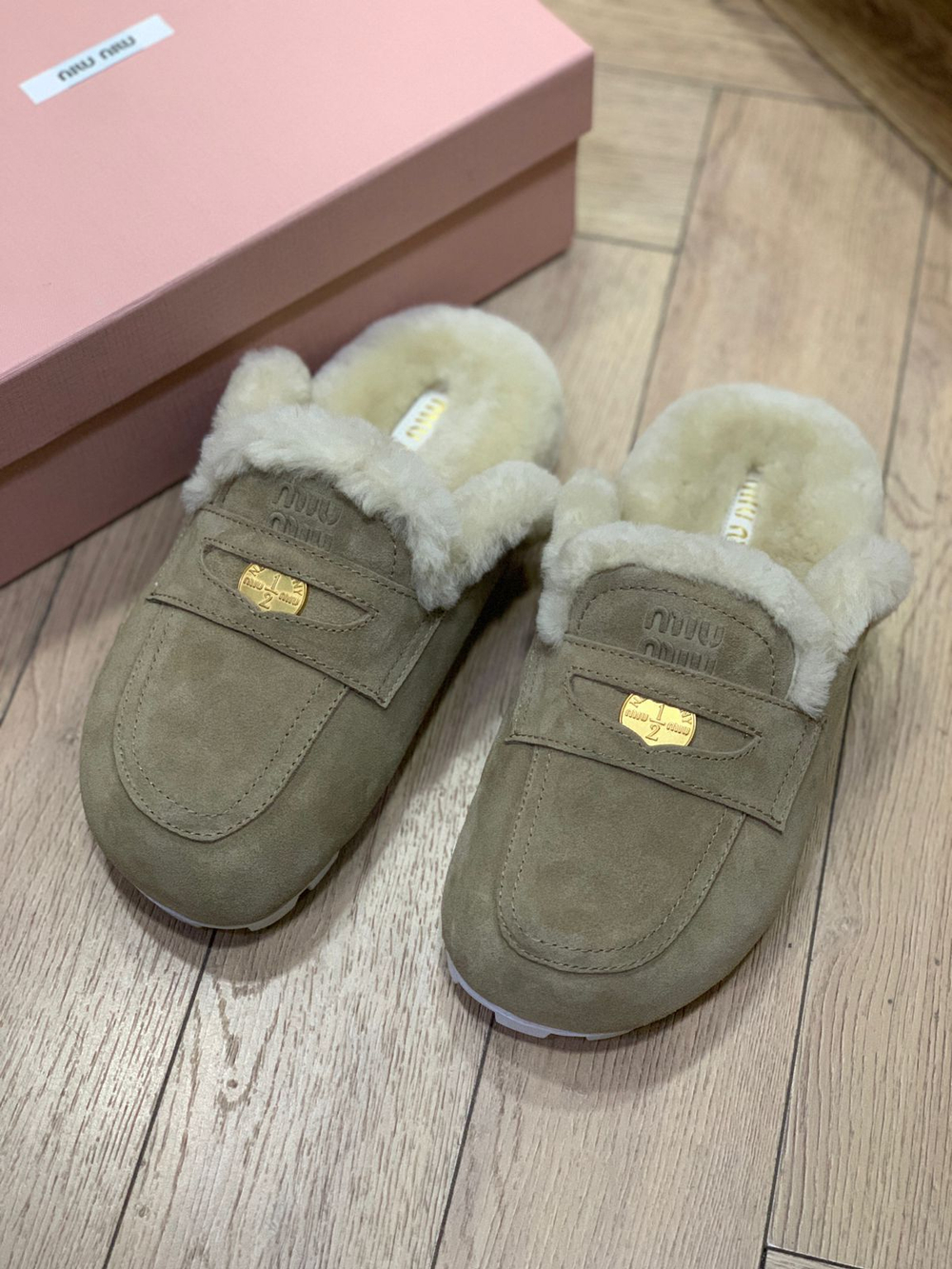 Сабо Miu Miu