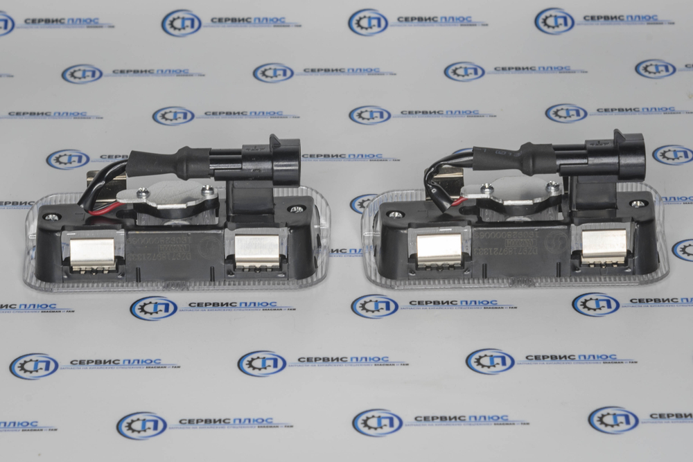 Плафон освещения кабины SHACMAN X3000 левый DZ97189721333