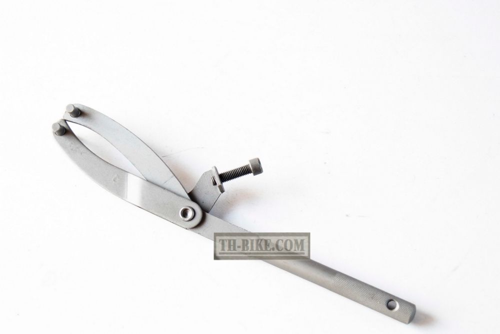 Clutch center holder. Tool. Pulley stopper/holder. No brand