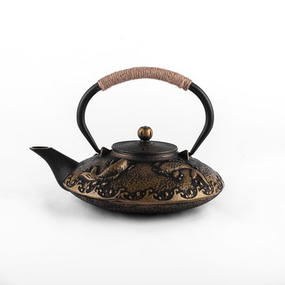 308008 Чайник ДРЕВНОСТЬ "Золотые карпы" с ситом, 800мл, чугун