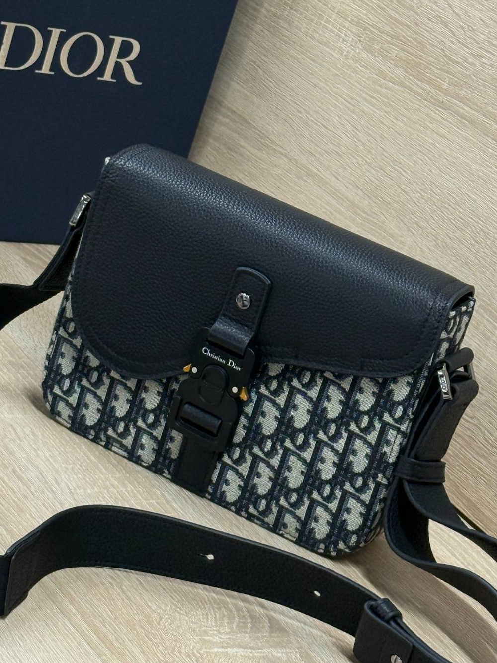 Сумка-мессенджер Dior