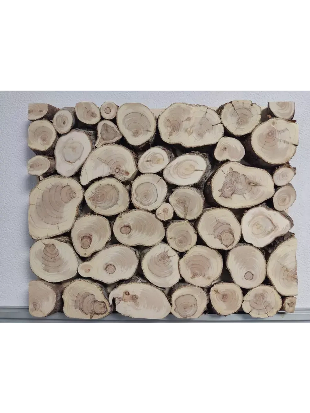 Панно из можжевельника