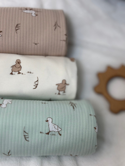 Пелёнка Утята Рубчик Светлый кофе 85*130 RinaAmari