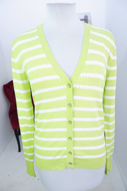 Кардиган яркий и стильный, визуально на 46/48 размер