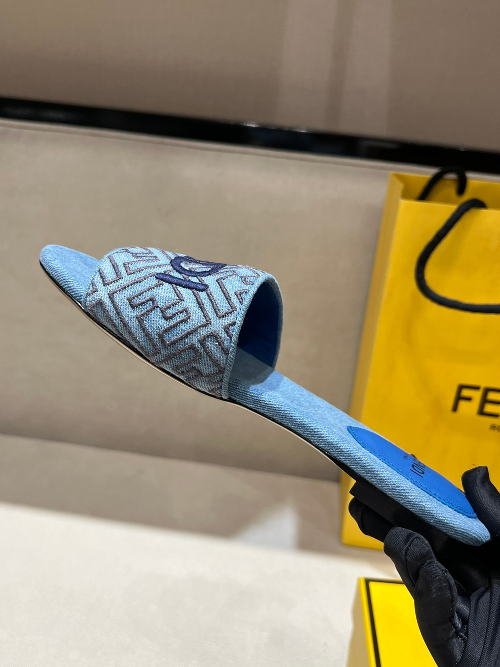 Fendi Singnature Slides