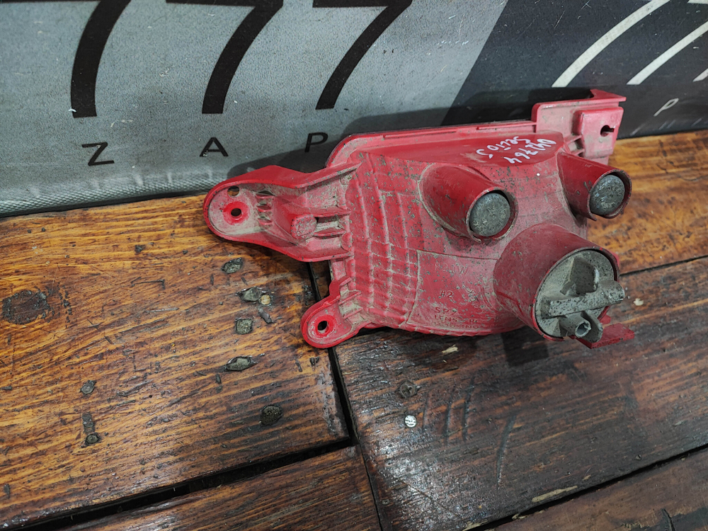 ПТФ задний центральный Kia Seltos 19-нв Б/У Оригинал 92407Q5000