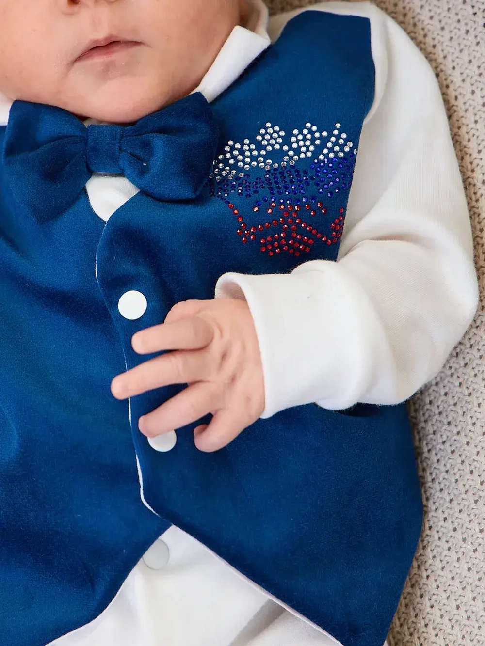 Комбинезон на выписку для новорожденного с триколором