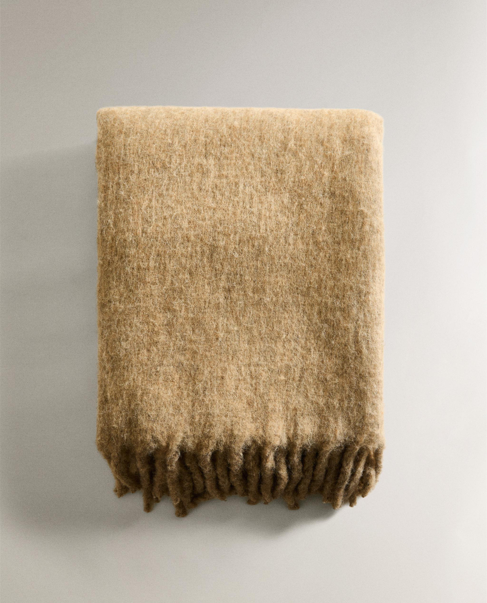 Zara Home плед из полиэстера, светло-бежевый, 140x190 см