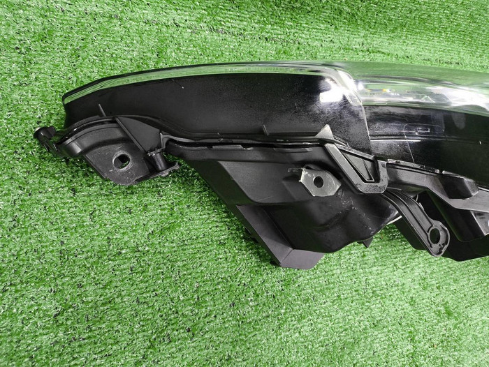 Фара правая Toyota Camry xv70 (2017-2021) LED