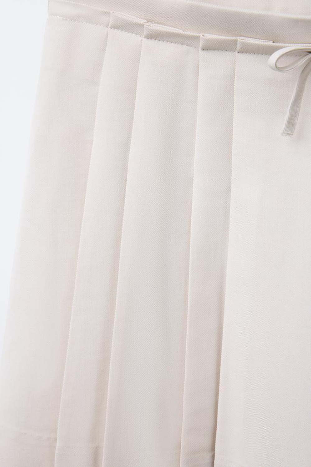 ZARA ЮБКА СТРУЯЩЕГОСЯ КРОЯ В СКЛАДКУ, ЭКРЮ