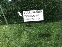 Стекло двери переднее правое VW Tiguan (2007-2018) SL