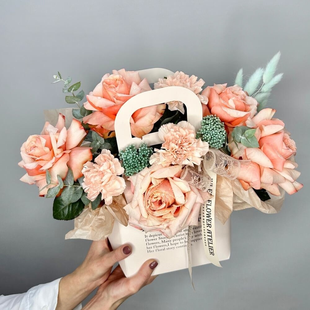 « Персиковый шейк» Цветы в коробке