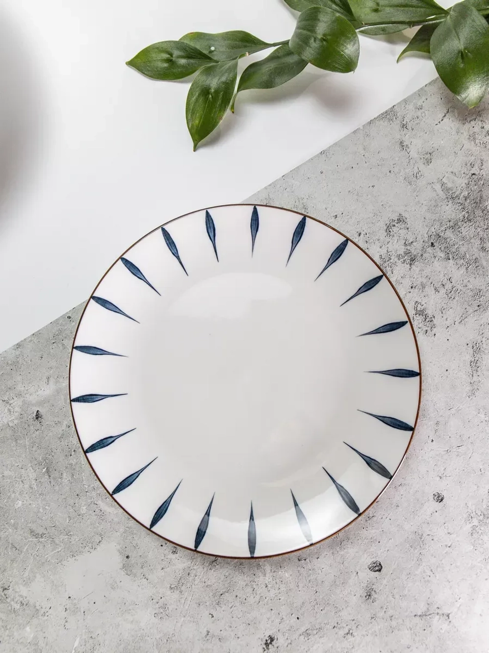 Тарелка без ботиков, Лепесток, диаметр 25,5 см