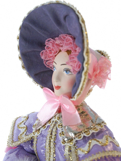 Кукла фарфоровая Дама в городской зимней одежде с муфтой