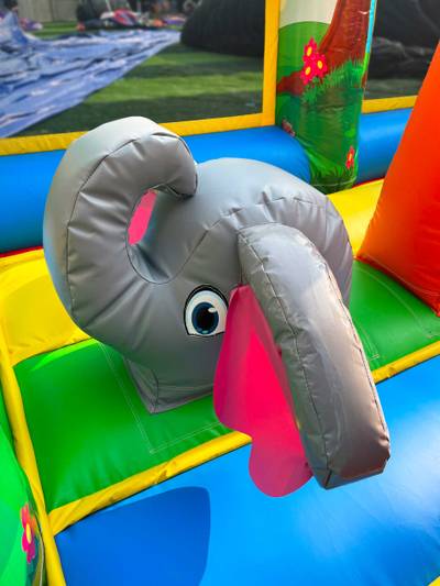 Коммерческий надувной батут «Звериная команда», 9х5х5 м