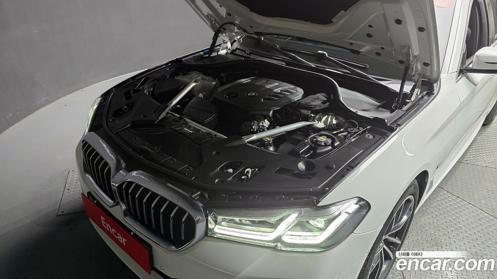 BMW 5 Series (G30) 523d xDrive M Sports (12.2022)