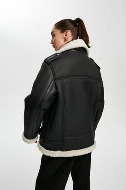 Дубленка черная с белым мехом