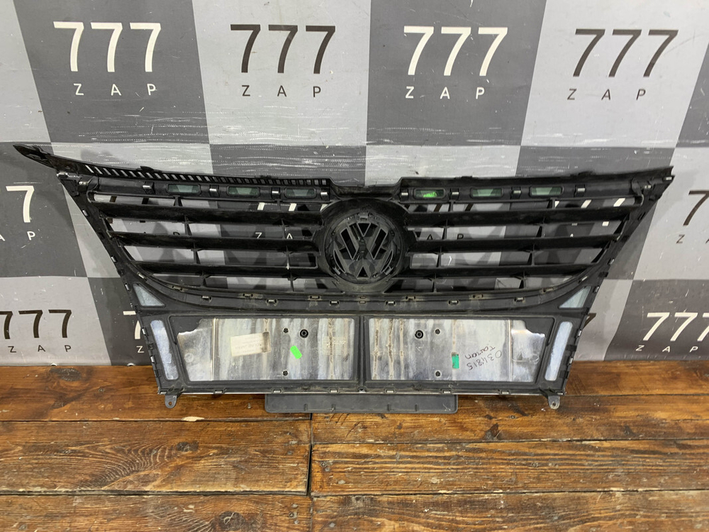 Решетка радиатора Volkswagen Touran 1 Оригинал 1t0853651d