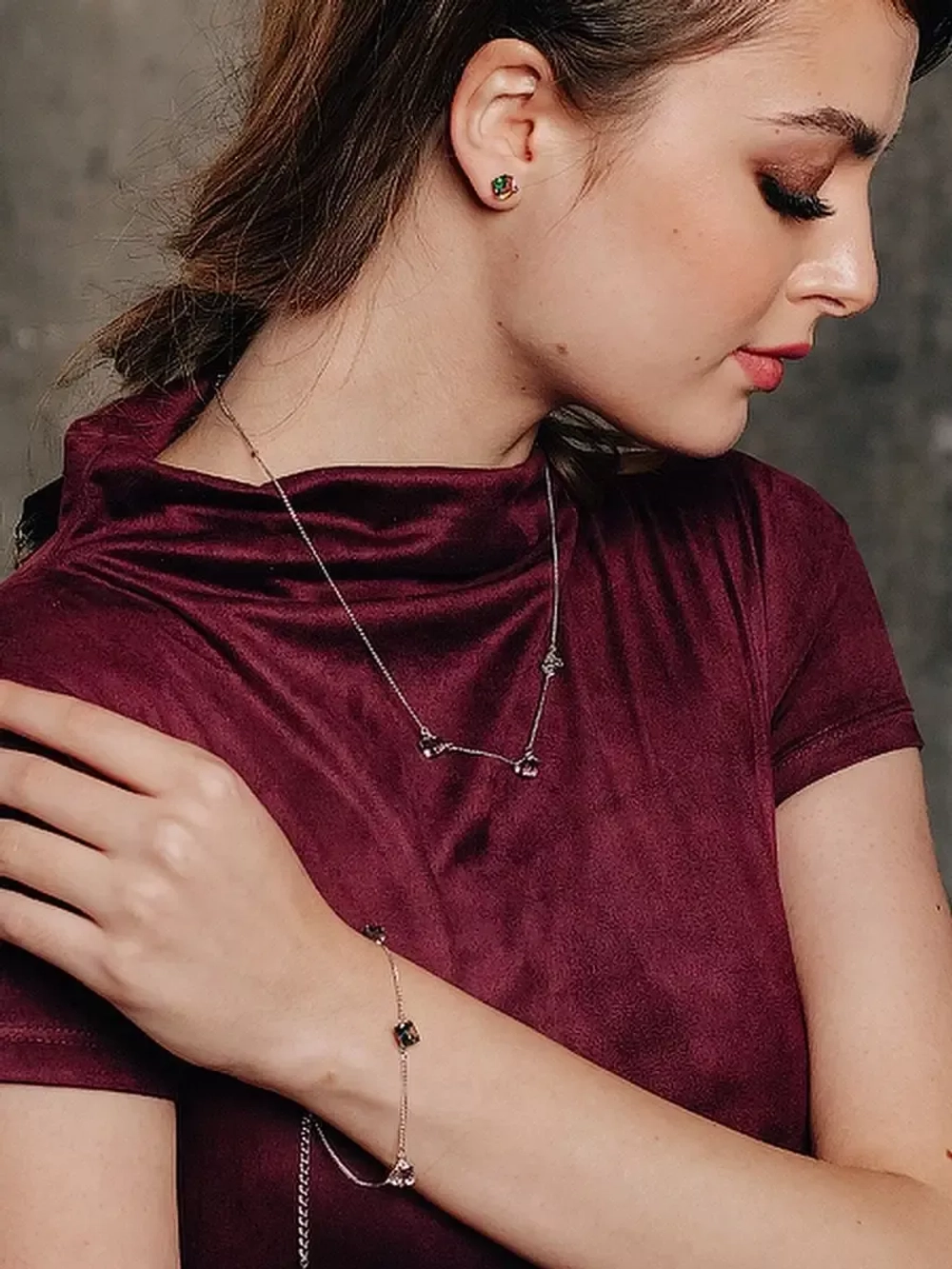 Колье Миражи с зелеными кристаллами-хамелеонами Swarovski
