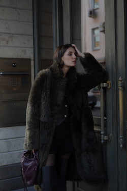 Дубленка двусторонняя Тиградо хаки удлиненная