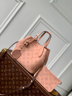 Louis Vuitton Blossom PM