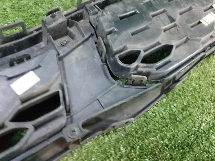 Решетка радиатора Kia Rio 4 X (2020-н.в.)