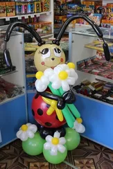 Божья коровка с букетом