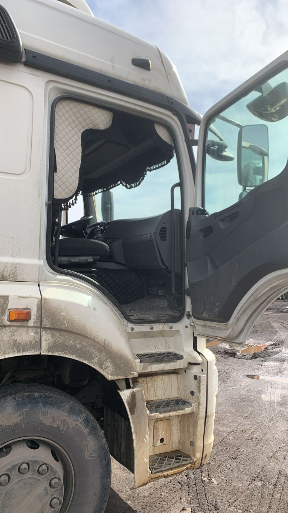 КамАЗ 5490 4x2 Седельный тягач 5490-033-87(S5) (Дизельный, 12,0 л, 401 л.с., АТ)
