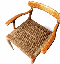 Дизайнерское кресло ручной работы с плетеным сиденьем