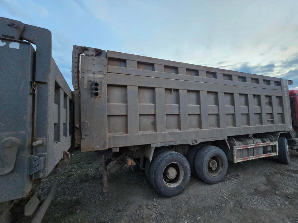 Shacman (Shaanxi) SX* 8x4 Самосвал SX33186V366 (Дизельный, 11,6 л, 423 л.с., МТ)