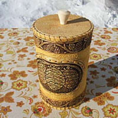 Берестяной туясок с рисунком «Шишки». Цвет: светлый/темный