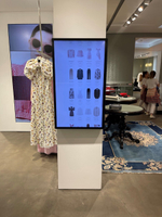 Интерактивный сенсорный киоск BM NEO 55" настенный