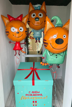 Воздушные шары три кота Коржик Карамелька Компот большая коробка сюрприз бирюзовая №3380