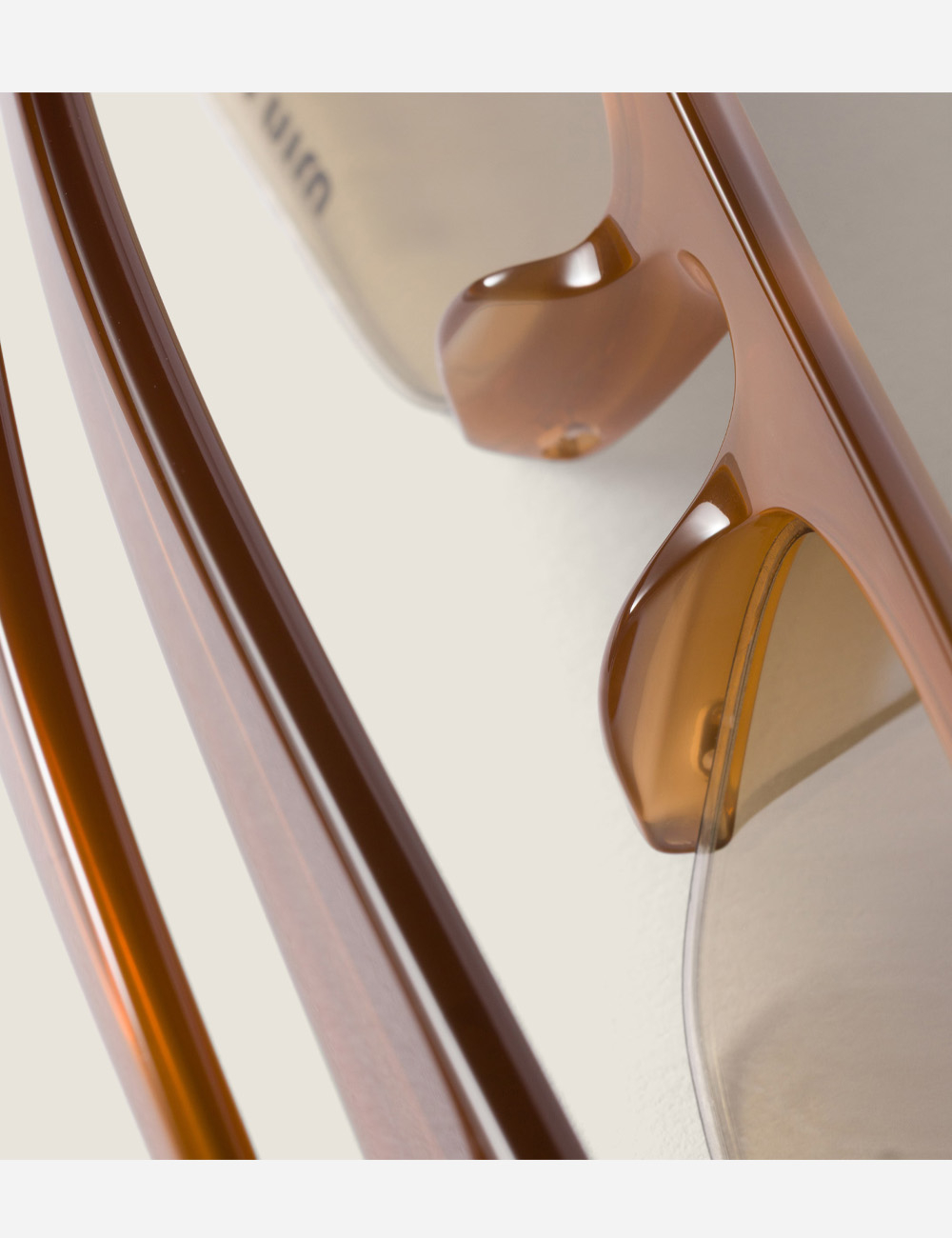 Солнцезащитные очки Miu Miu Vedette Camomile Lenses