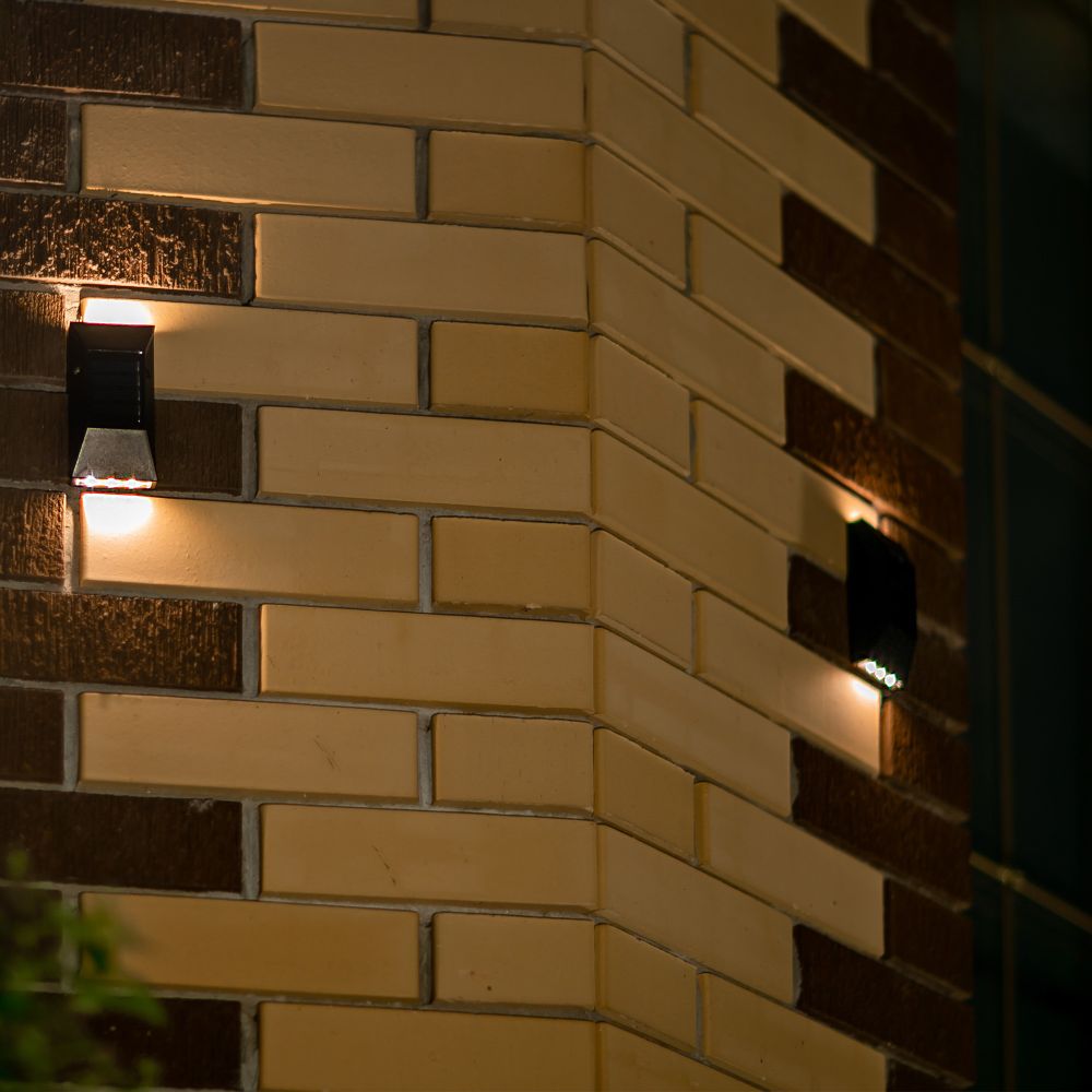 USL-F-154-PT120 NEWYORK Cветильник настенный на солнечной батарее. 6 светодиодов. Белый свет. 1xАА Ni-Mh аккумулятор в-к. IP44. TM Uniel