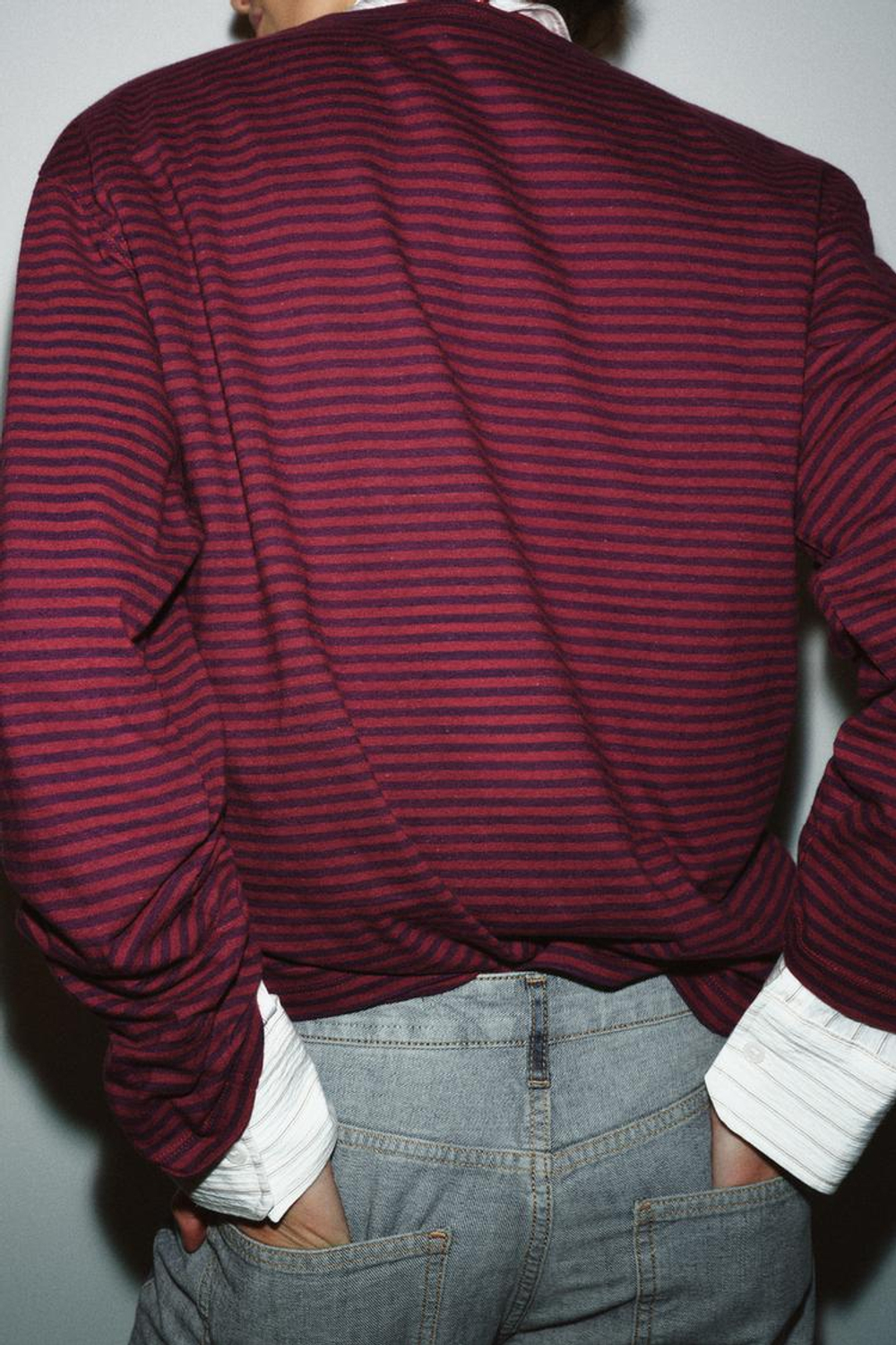 ZARA ФУТБОЛКА ИЗ ХЛОПКА И ЛЬНА В ПОЛОСКУ, ОТТЕНКИ ФИОЛЕТОВОГО