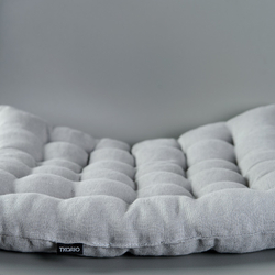 Стеганая подушка на стул льняная 40х40 Essential серая Tkano