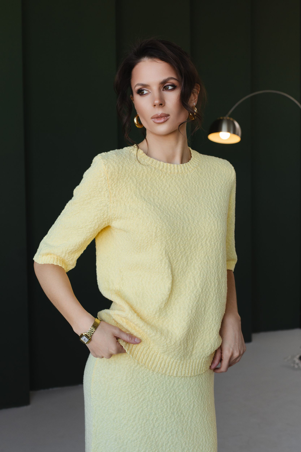 Костюм из фактурного хлопка джемпер и юбка лимонный