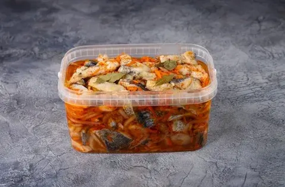 Толстолобик в масляной заливке с овощами 1/3 кг