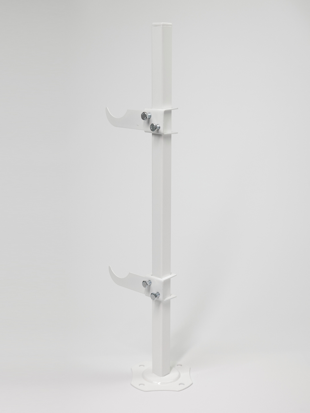 А11.11(ст.20*20/670) Кронштейн напольный регулируемый , стойка 670 мм