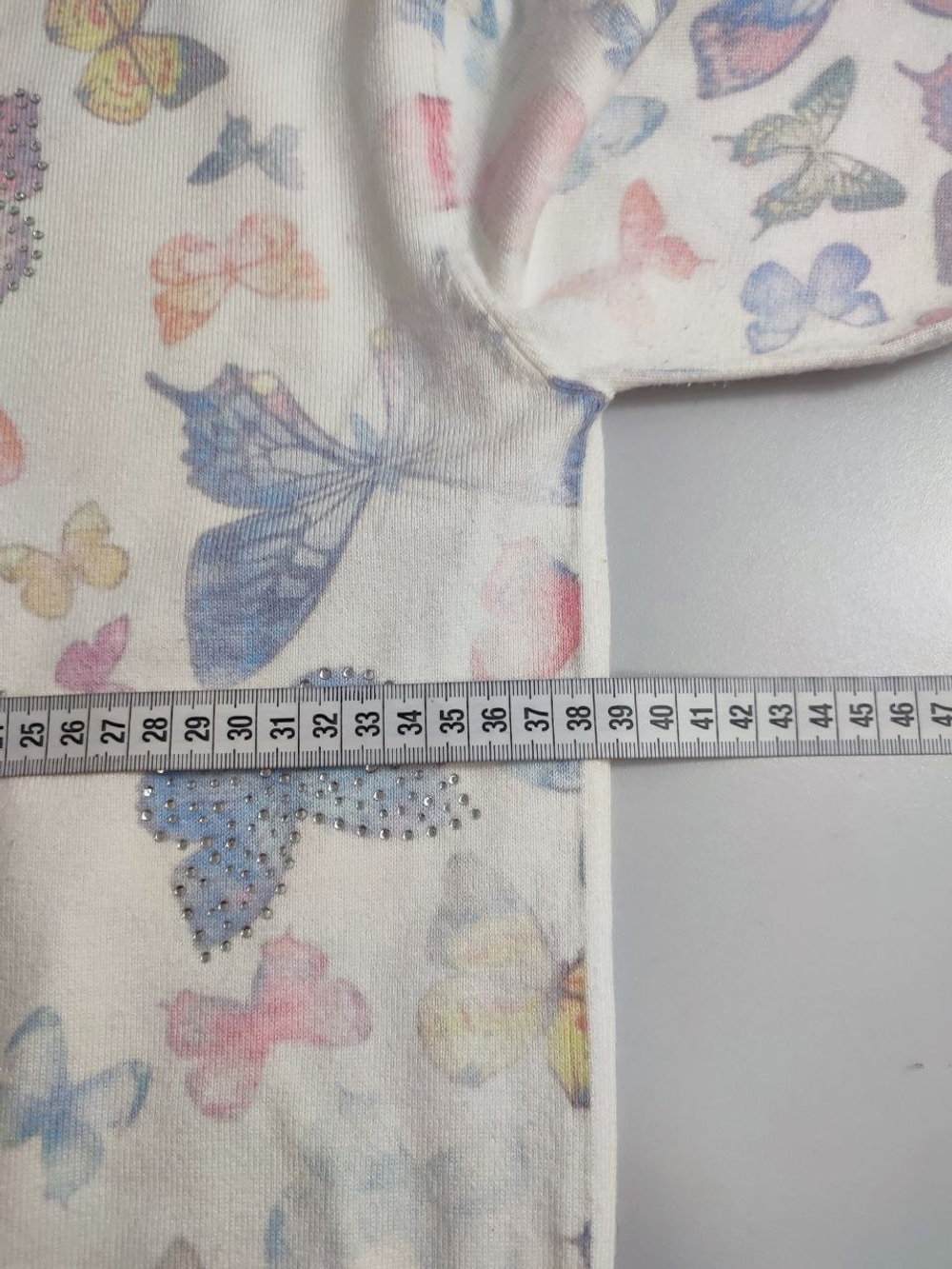 Джемпер с бабочками на 10-13 лет