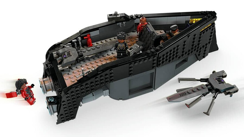 Конструктор LEGO Marvel 76214 Черная пантера битва на воде