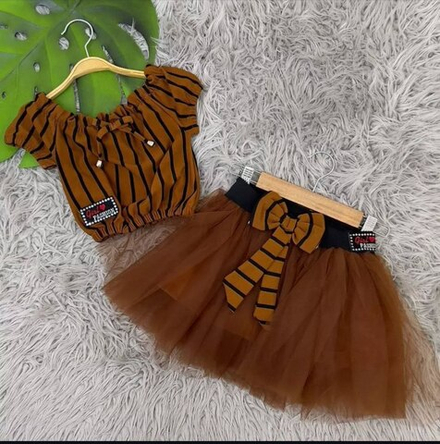 Нежный комплект с юбкой